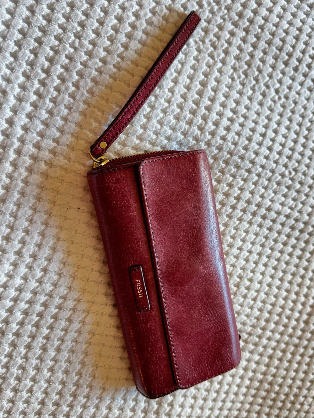 Fossil Wine Red Leather Wristlet Clutch Wallet